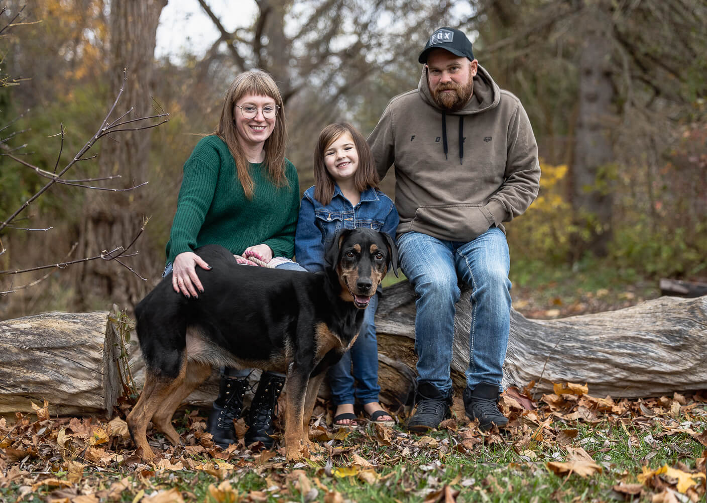 dog and family photography family and dog photography in Burlington, Ontario