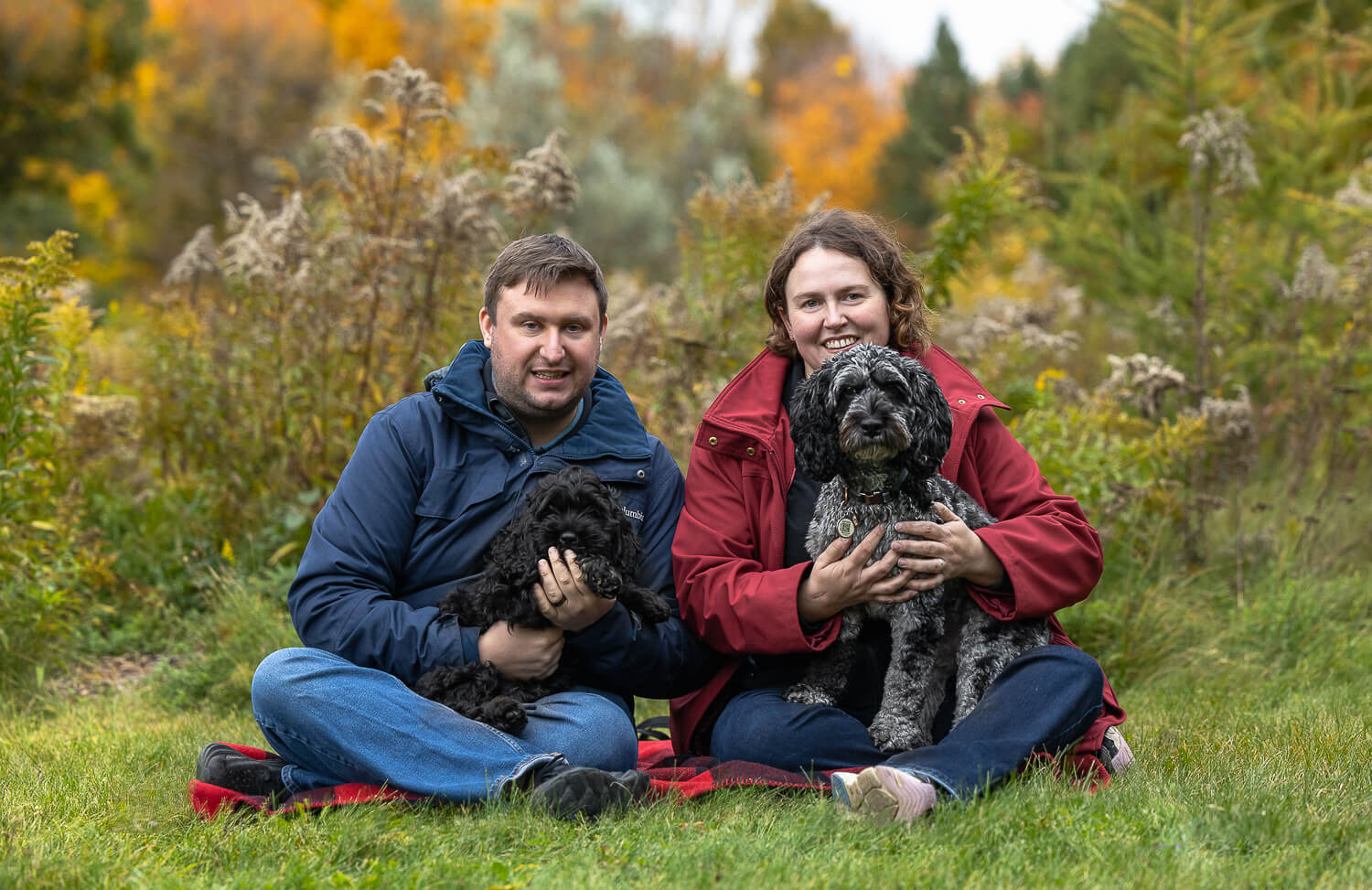 dog and family photoshoot dog and family photos in Arboretum in Guelph