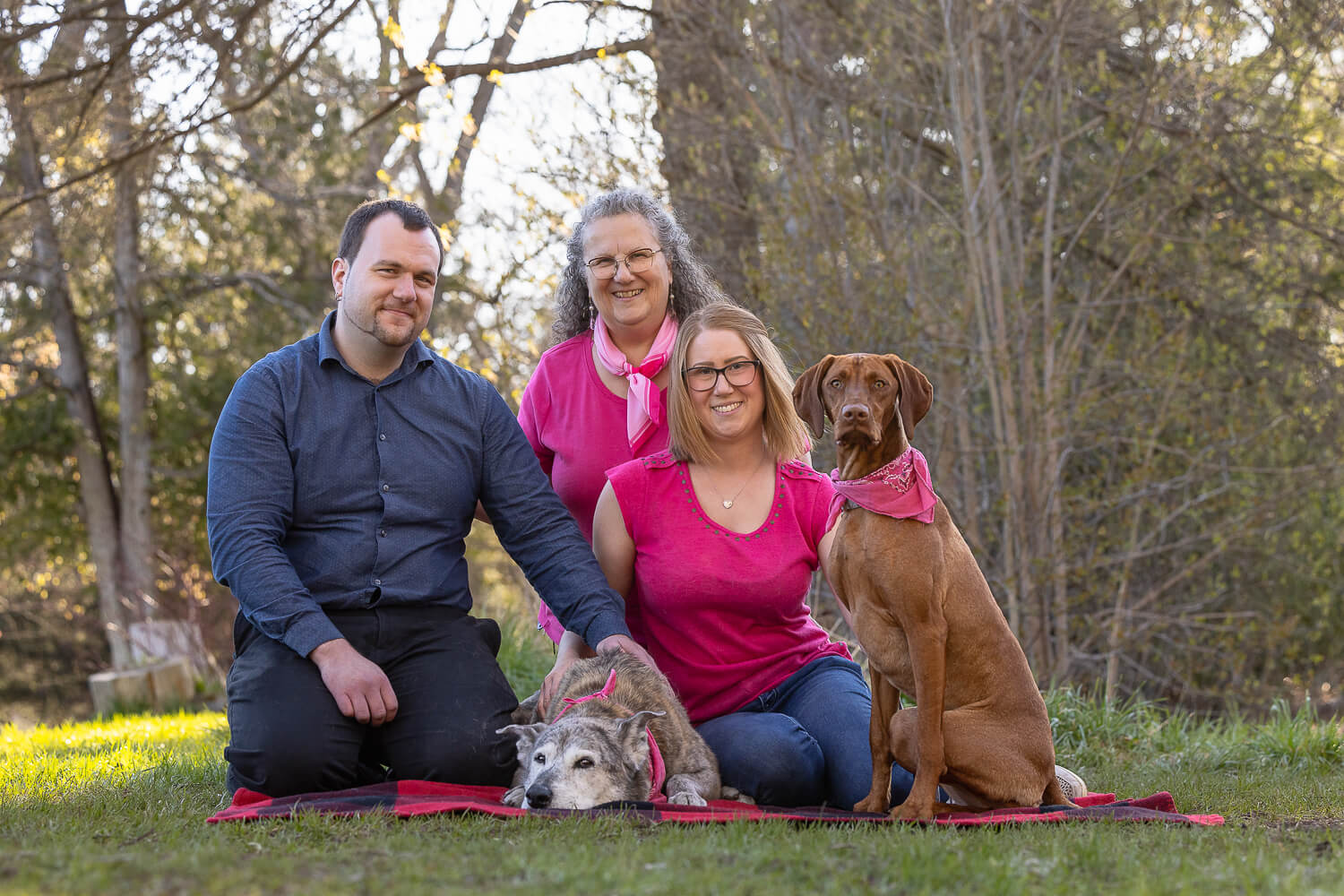 dog and family photoshoot in Burlington, ON a dog family photoshoot at Lowville Park
