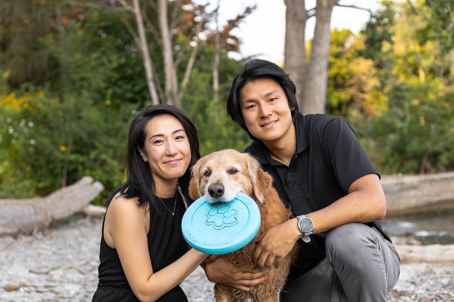 family photo with dog family photoshoot with a dog in Mississauga.