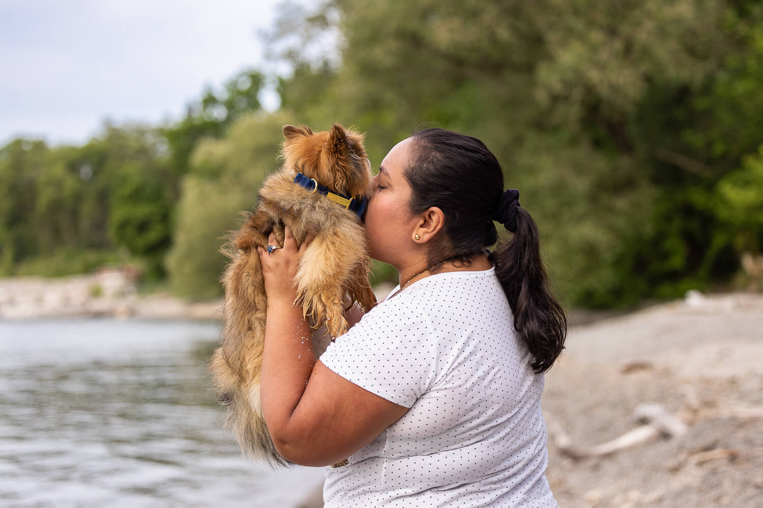 owner and pet photo shoot pet and family photo in Mississauga.