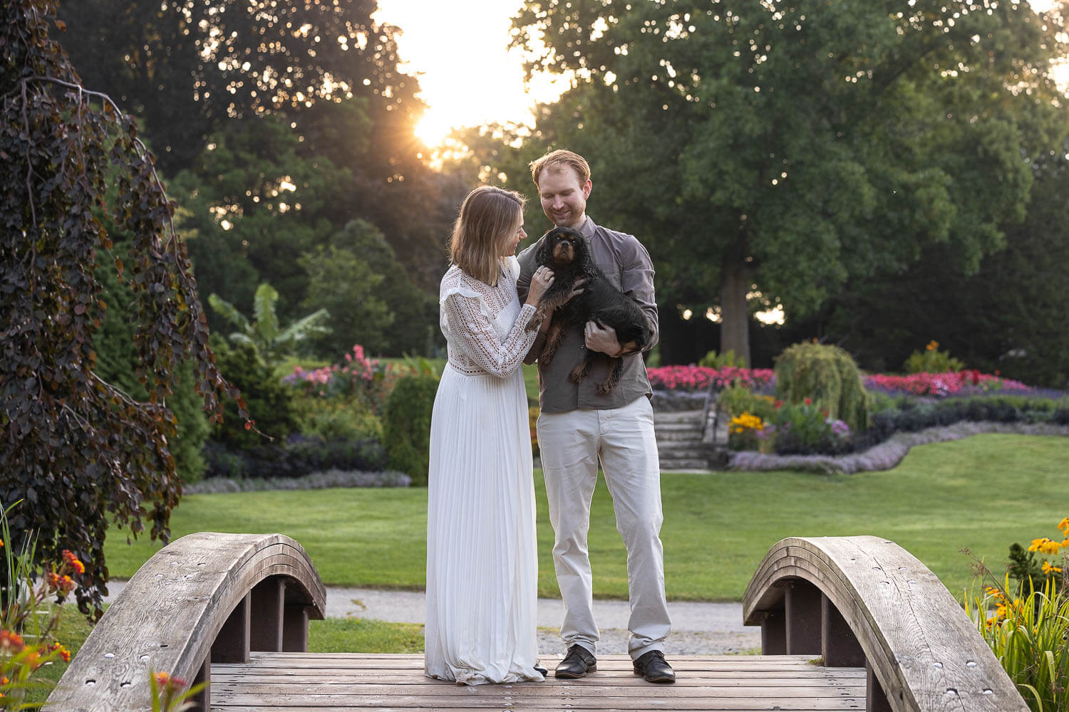 end of life dog photography session at Gairloch Gardens end of life dog and family session in Oakville, ON.