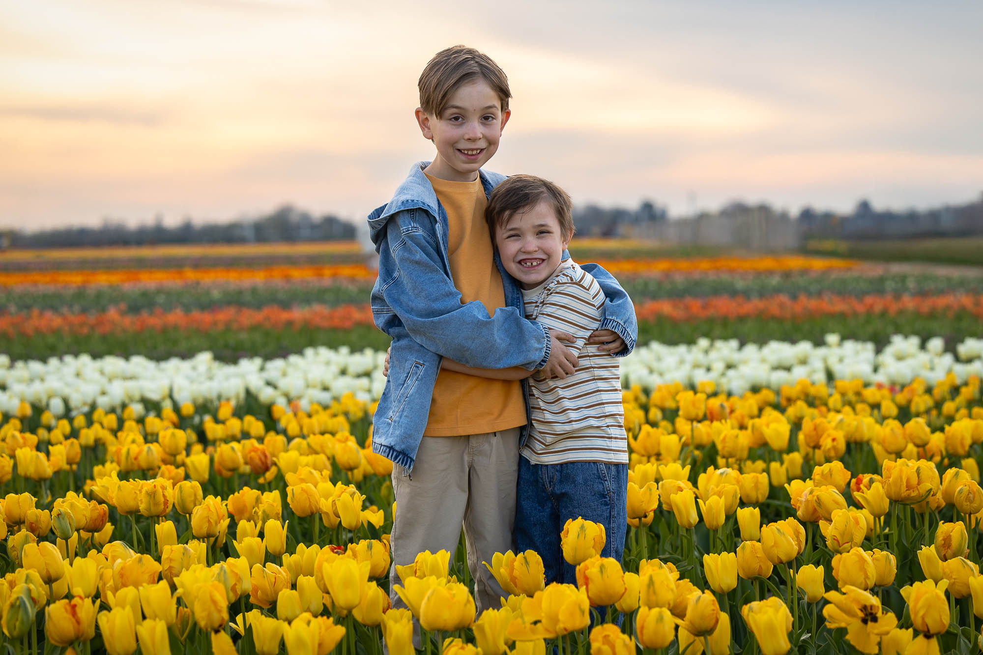 family summer photo ideas kids photography in niagara on the lake at TASC