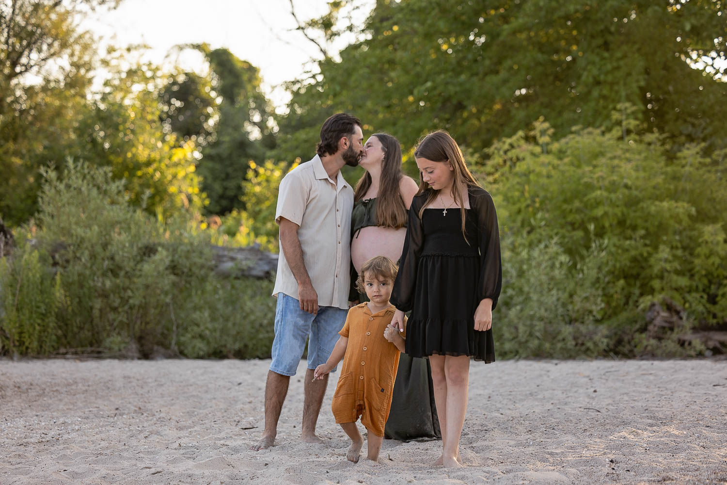 beach family photoshoot in Norfolk County